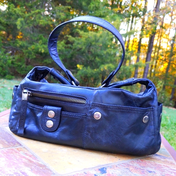 United Colors Of Benetton Handbags - United Colors of Benetton Vintage 100% Leather Small Purse